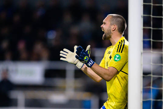 IFK Norrköpings målvakt Oscar Jansson jublar