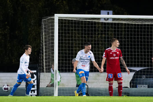 Värnamos Marcus Antonsson jublar