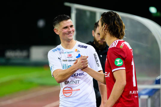 Värnamos Marcus Antonsson hälsar på IFK Norrköpings