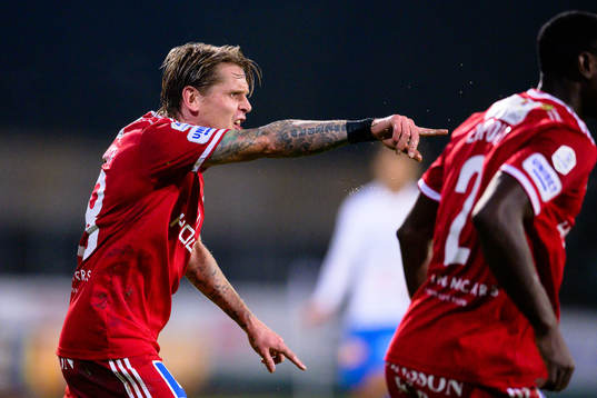 IFK Norrköpings Ari Freyr Skulason skriker