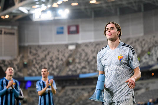 Djurgårdens målvakt Jacob Widell Zetterström jublar