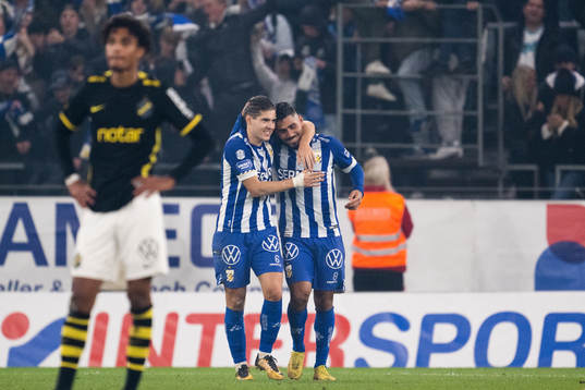 IFK Göteborgs Eman Markovic jublar med Hosam Aiesh
