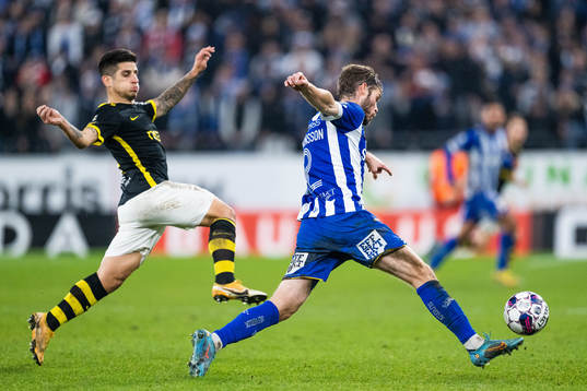 AIKs Nicolas Stefanelli och IFK Göteborgs Emil Salomonsson