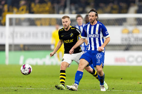 AIKs Sebastian Larsson och IFK Göteborgs Gustav Svensson