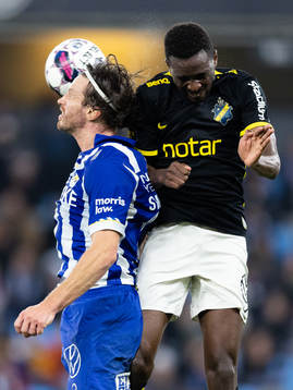 IFK Göteborgs Gustav Svensson och AIKs Collins Lusaka