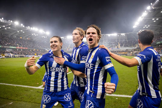 IFK Göteborgs Eman Markovic jublar med lagkamrater