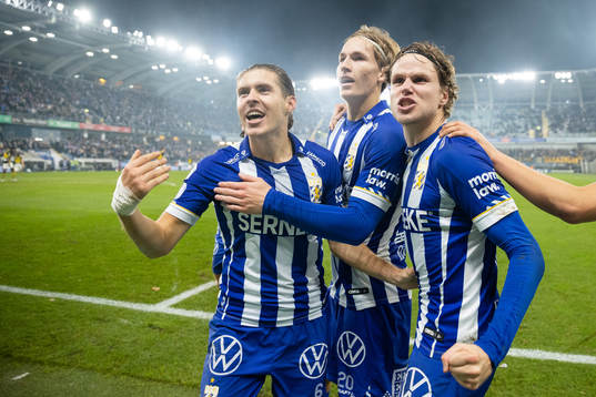 IFK Göteborgs Eman Markovic jublar ihop med Johan Bångsbo