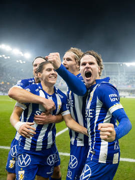 IFK Göteborgs Eman Markovic jublar ihop med Gustav