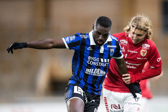 Sirius Patrick Nwadike och Kalmars Sebastian Nanasi