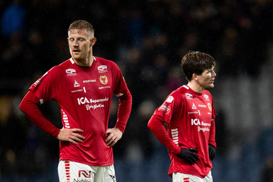 Kalmars Lars Saetra och Oliver Berg deppar