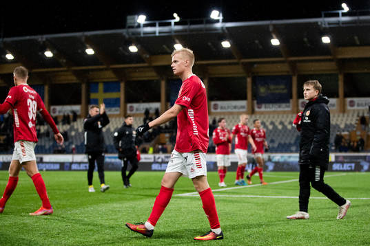 Kalmars Axel Lindahl deppar