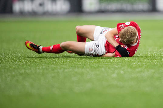 Kalmars Axel Lindahl har ont