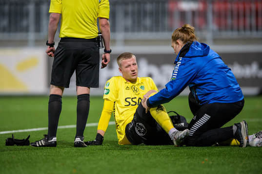 Brages målvakt Viktor Frodig har ont