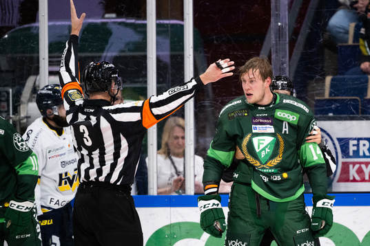Färjestads Victor Ejdsell blir utvisad