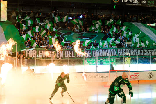 Tifo med Färjestads Per Åslunds nummer