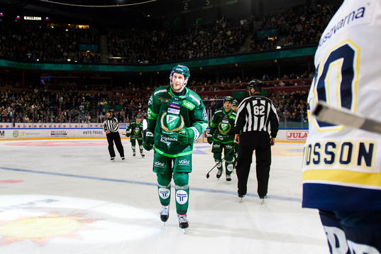 Färjestads Per Åslund jublar