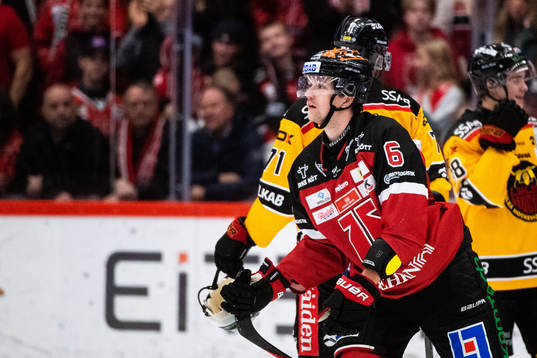 Örebros Filip Berglund blir utvisad