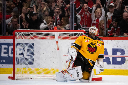 Luleås målvakt Joel Lassinantti deppar
