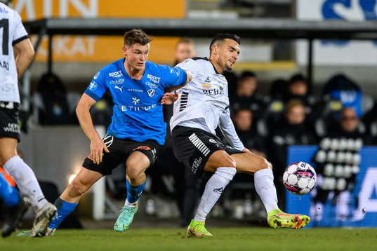 Halmstads Jonathan Svedberg och Örebros Ahmed Yasin