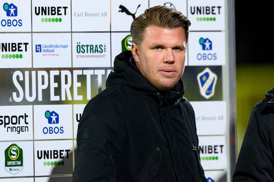 Örebros tränare Christian Järdler före fotbollsmatchen