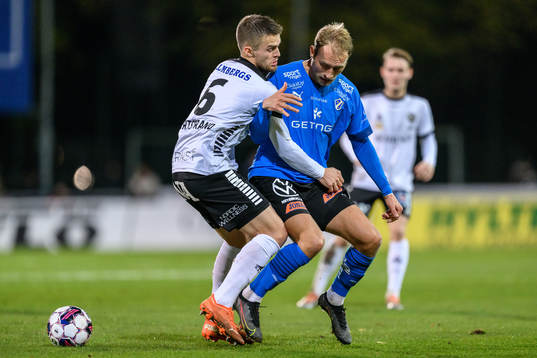 Örebros Benjamin Hjertstrand och Halmstads Villiam