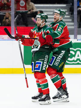 Frölundas Jan Mursak jublar ihop med Christian Folin