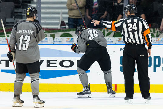 Brynäs Linus Ölund jublar