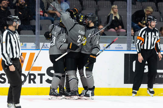 Brynäs Alexander Ljungkrantz jublar