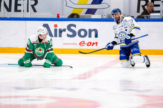 Rögles Adam Tambellini och Leksands Marek Hrivik