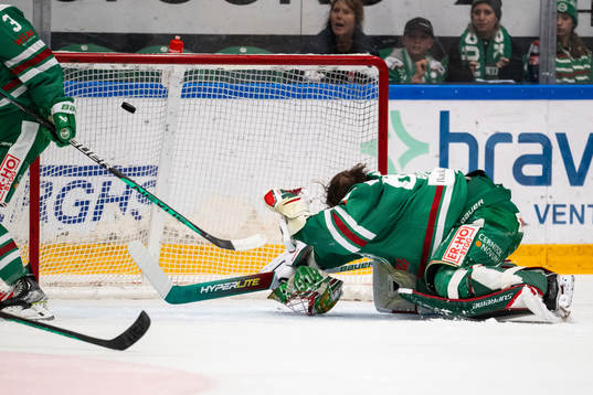 Leksands Patrik Noren (ej i bild) gör 1-1 på Rögles
