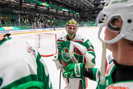 Rögles målvakt Christoffer Rifalk jublar