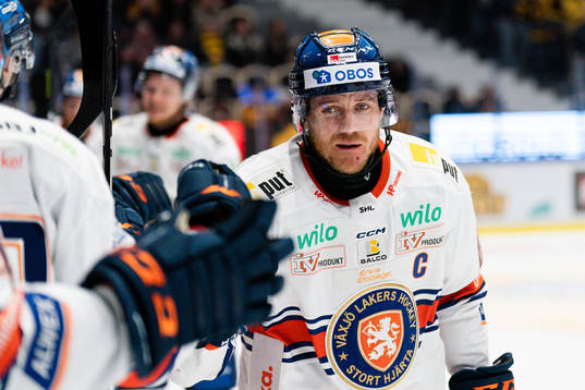 Växjös Erik Josefsson jublar