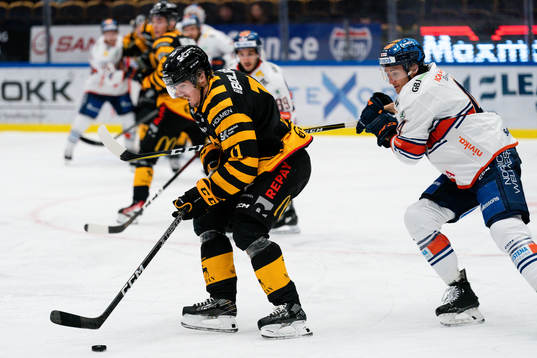 Skellefteås Max Lindholm och Växjös Keegan Lowe