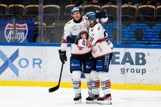 Växjös Erik Josefsson och Hugo Gustafsson  jublar