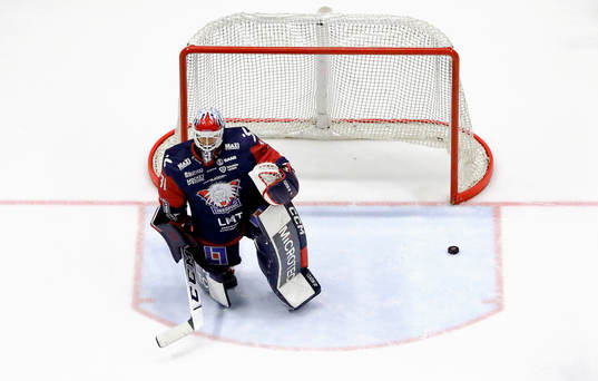 Linköpings målvakt Jesper Myrenberg deppar