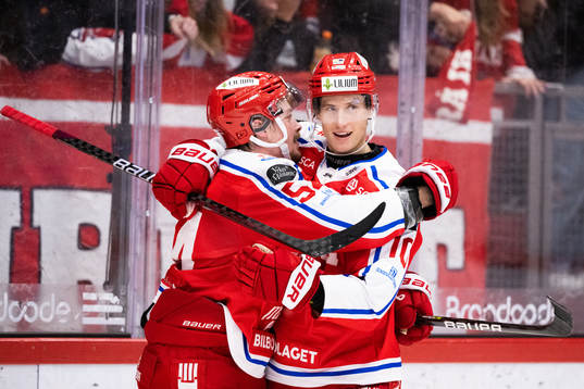 Timrås Jonathan Dahlén jublar