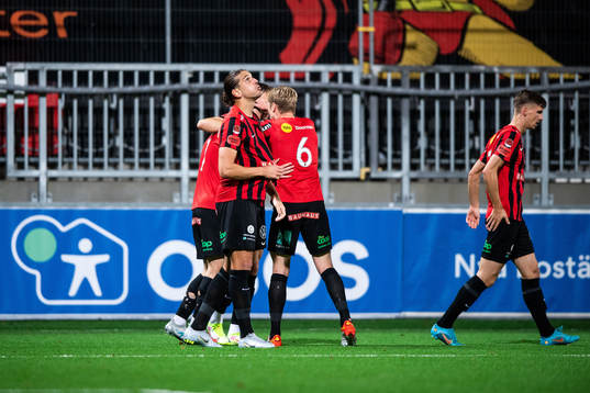 Brommapojkarnas Nikola Vasic jublar