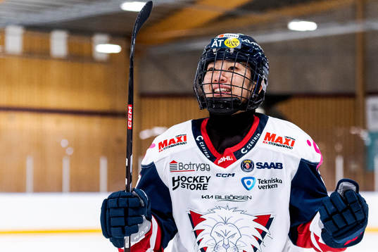 Linköpings Ayaka Toko jublar
