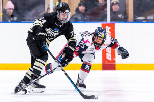 SDEs Wiktoria Sikorska och Linköpings Emma Pfeffer