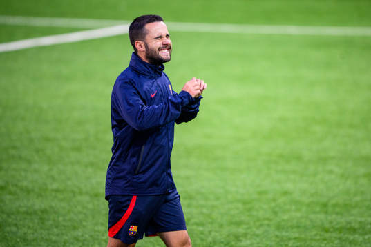 Head coach Jonatan Giraldez