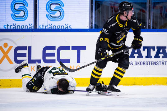 Östersunds Carl Skärström och AIKs Thimo Nickl