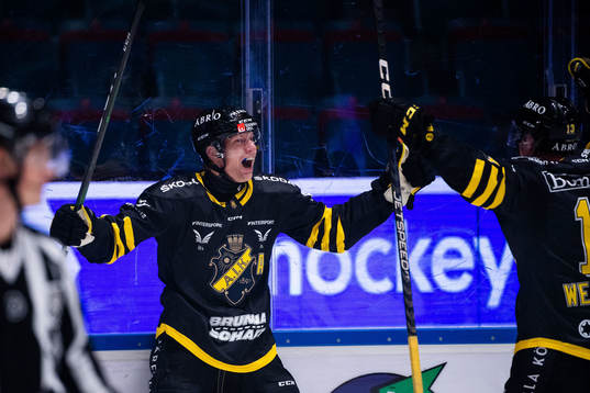 AIKs Richard Gynge jublar
