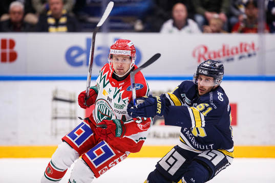 Frölundas Nicklas Lasu och HV71s Andy Miele