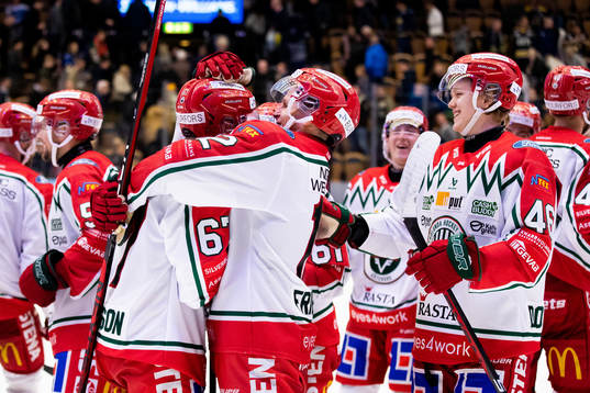 Frölundas Jacob Nilsson och Max Friberg jublar