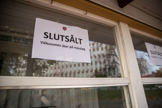 A sign saying the UEFA Women's Champions League football
