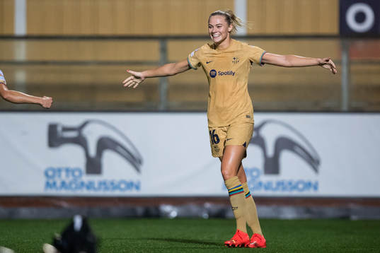 Fridolina Rolfö of Barcelona celebrates
