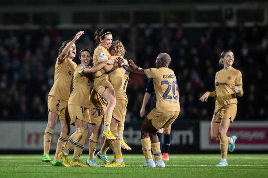 Mariona Caldentey of Barcelona celebrates