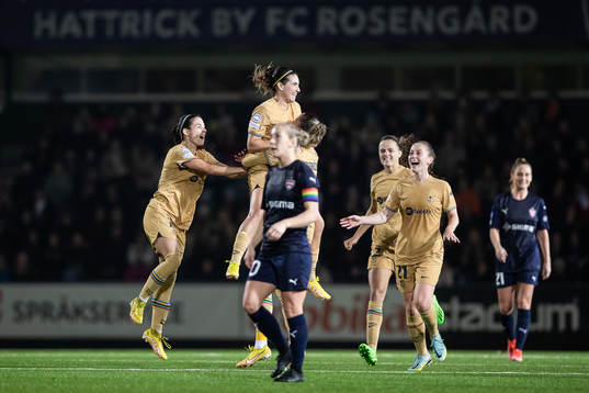 Mariona Caldentey of Barcelona celebrates