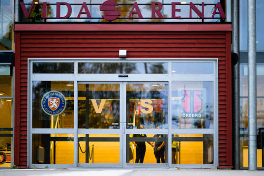 Huvudentré till Vida arena före ishockeymatchen i SHL