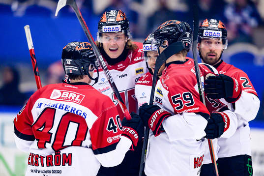 Örebros spelare jublar